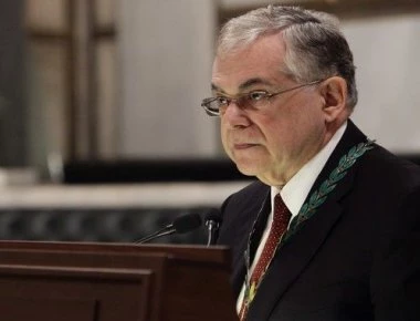 Δεύτερη επίθεση αντεξουσιαστών κατά του Λ.Παπαδήμου: Επέδραμαν στο σπίτι του (βίντεο)